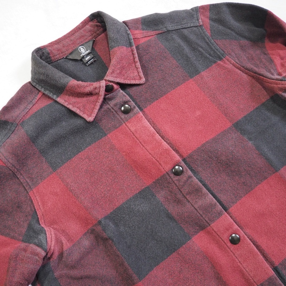 Volcom Sz L Flannel Shirt Men’s Classic Fit Long Sleeve Plaid Button Up